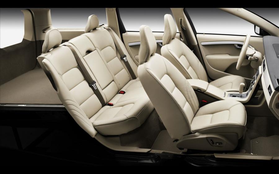  Volvo XC70 3.2 AWD 2008 года  (фото 8 из 68)